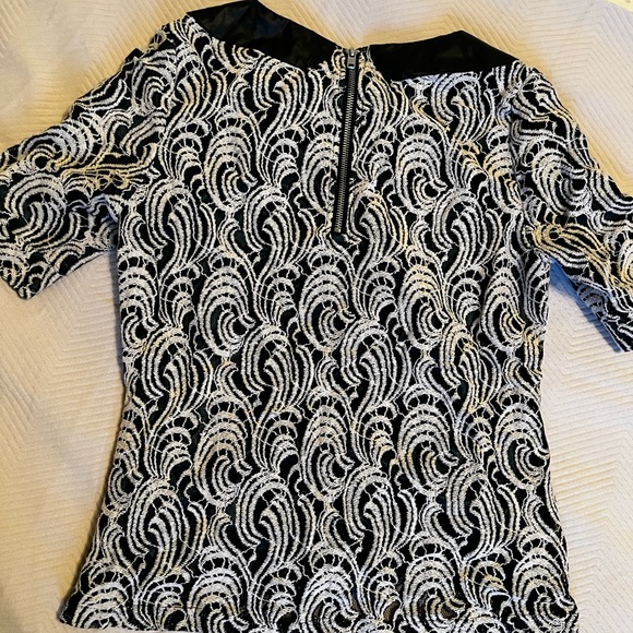 Vero Moda, Coordinated green pencil skirt and lace top set. Small - Picture 5 of 6